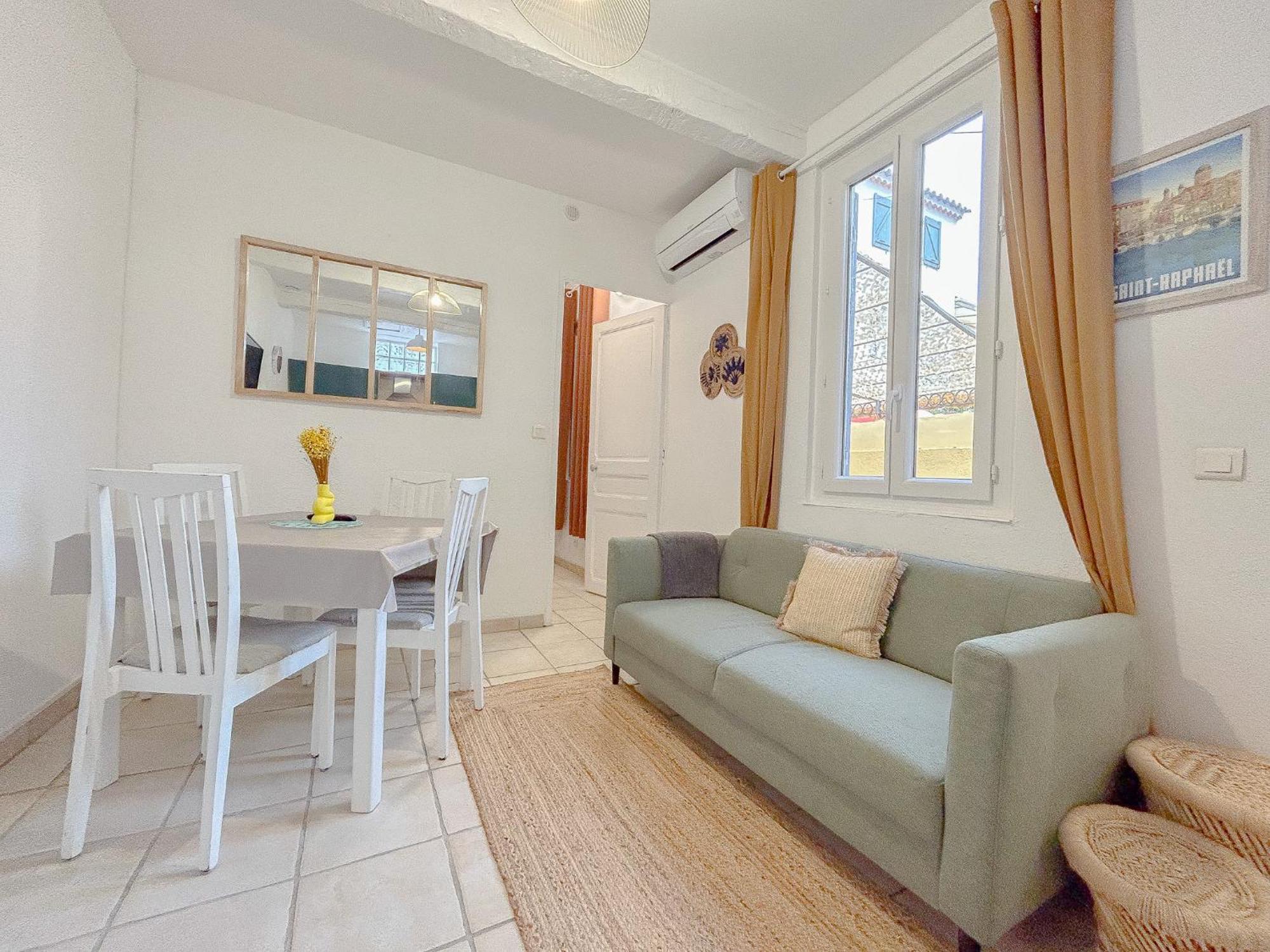 Mas Centrale, Bord De Cour Interieur Ideal Pour 4 Personnes Appartement