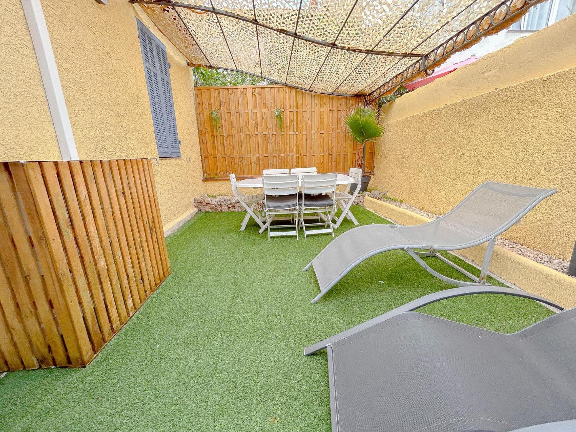 Appartement Mas Centrale, Bord De Cour Interieur Ideal Pour 4 Personnes *