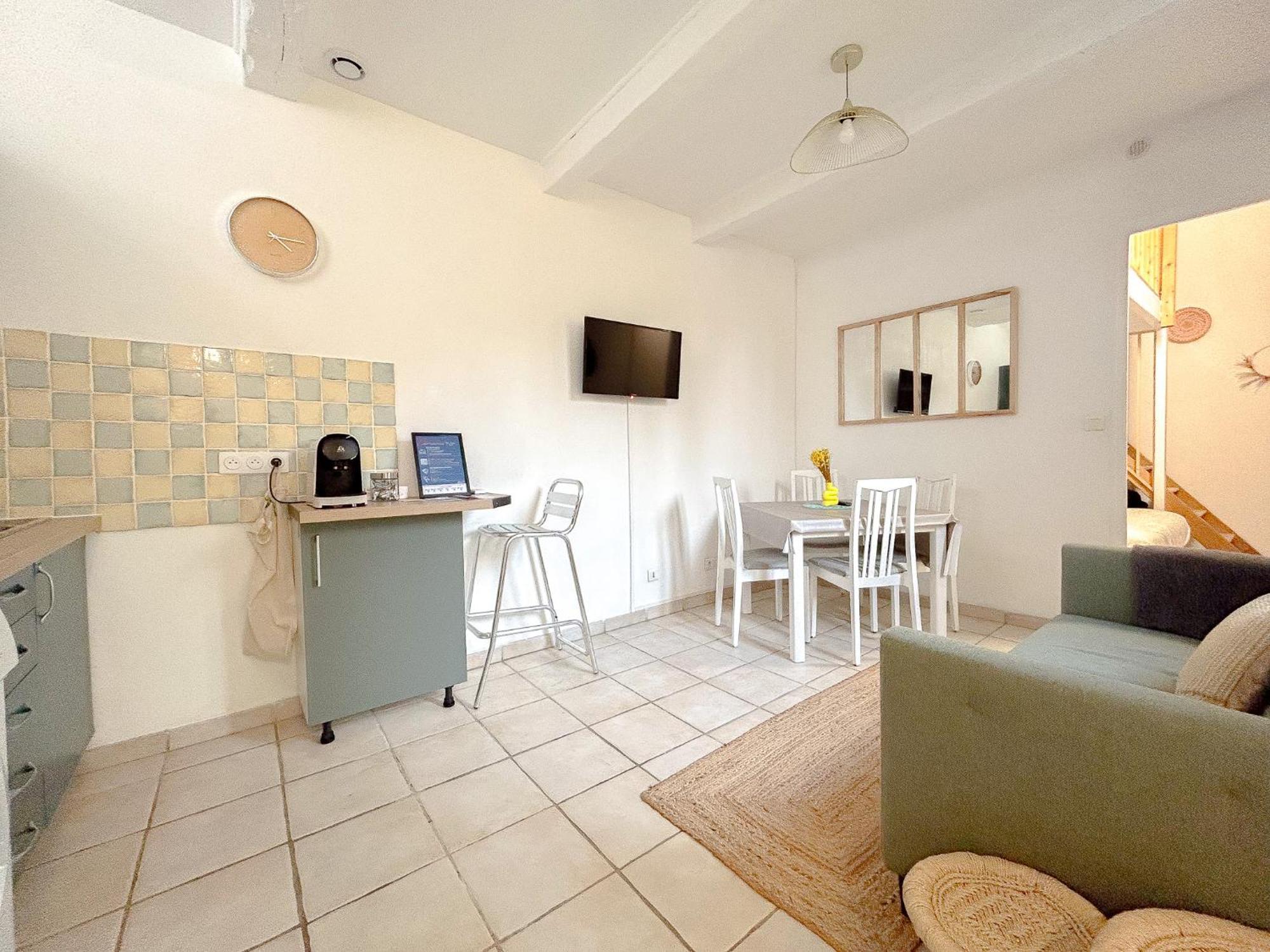 Appartement Mas Centrale, Bord De Cour Interieur Ideal Pour 4 Personnes Fréjus